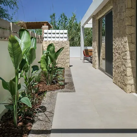 New Beachfront Mesogaia With Heated Pool, Jacuzzi & Playroom, 60m From The * Pijanósz Kámbosz
